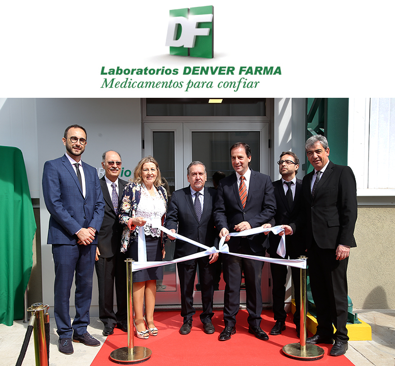 De izquierda a derecha  David Aruachan, Secretario de  Operaciones y Estrategias de Atención Primaria de la Salud, Ministerio de Salud de la Nación;  José Luis Tombazzi, Presidente del Laboratorio Denver Farma; Mabel Rossi, Directora del Laboratorio Denver Farma;  Lino Barañao, Ministro de Ciencia y Tecnología; Ariel Sujarchuk, Intendente de Escobar.  